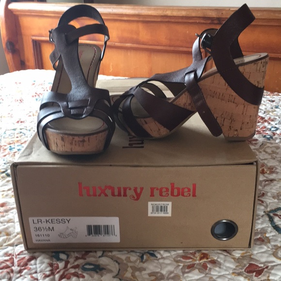 Shoes - Picture 2 of 5